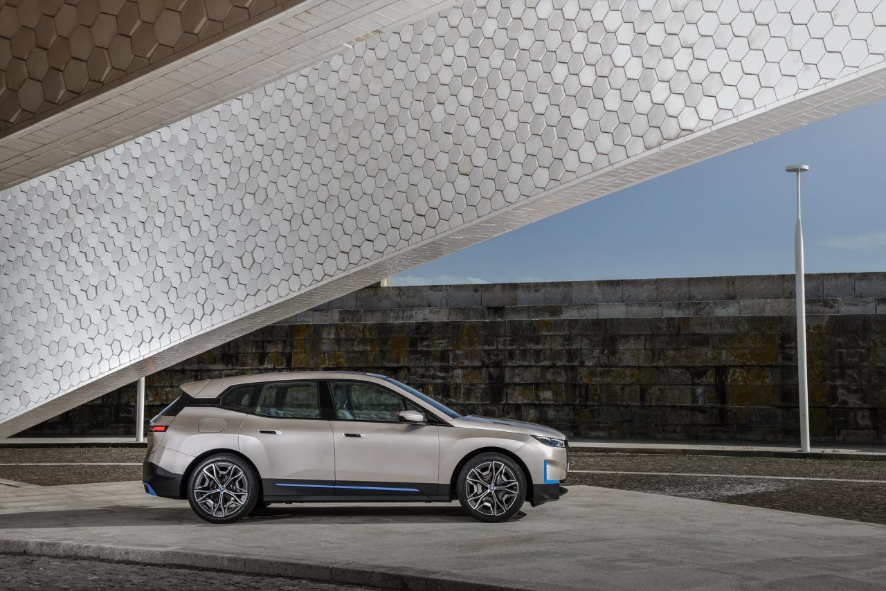 BMW-iNext-SUV-3.jpg