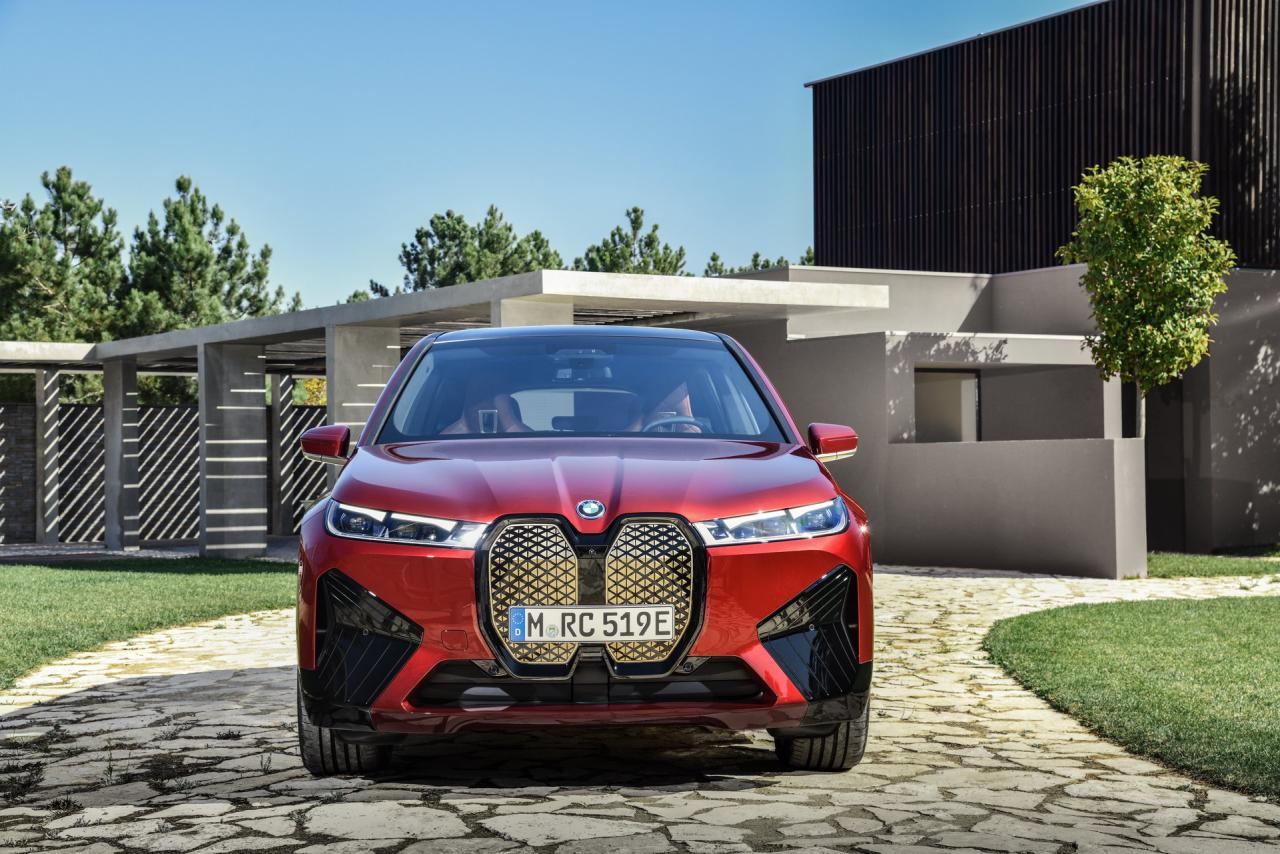 BMW-iNext-SUV-32.jpg