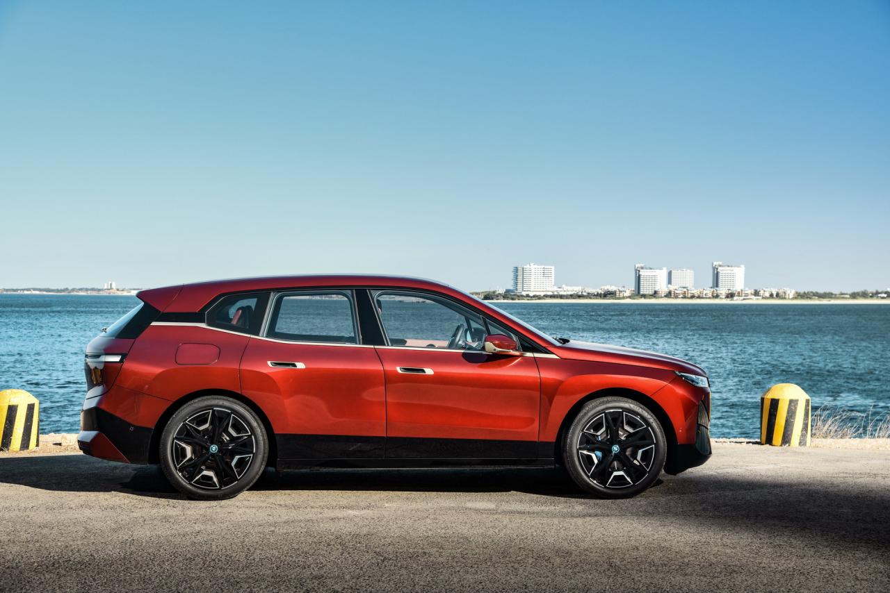 BMW-iNext-SUV-39.jpg