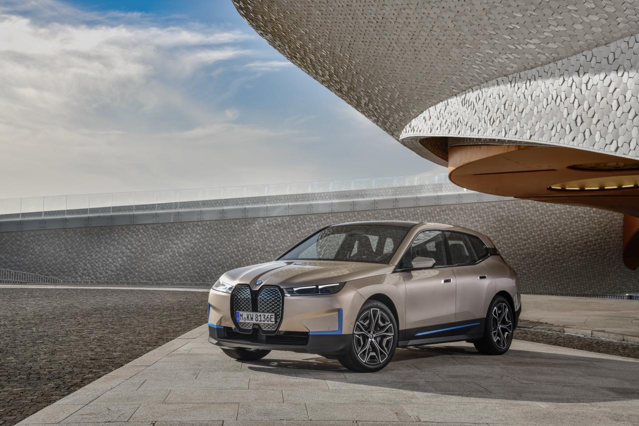 BMW-iNext-SUV-4.jpg