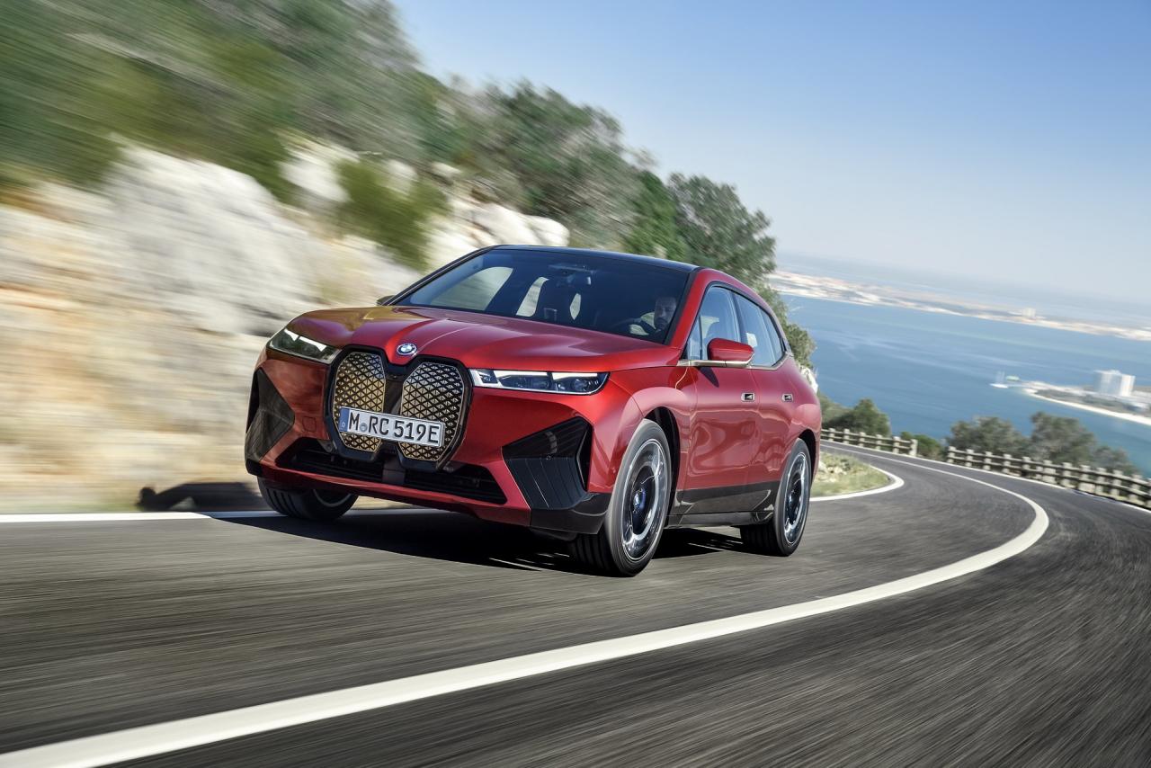 BMW-iNext-SUV-40.jpg