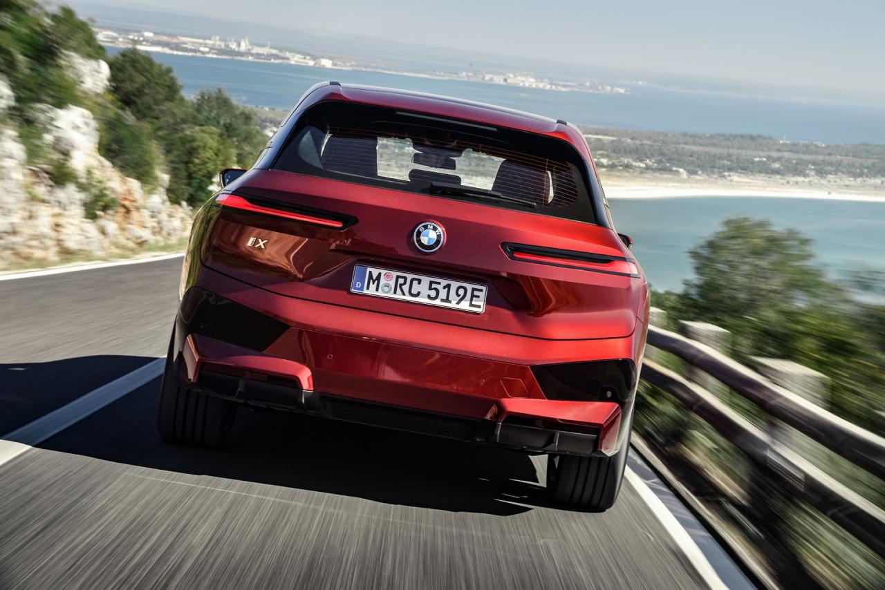 BMW-iNext-SUV-42.jpg
