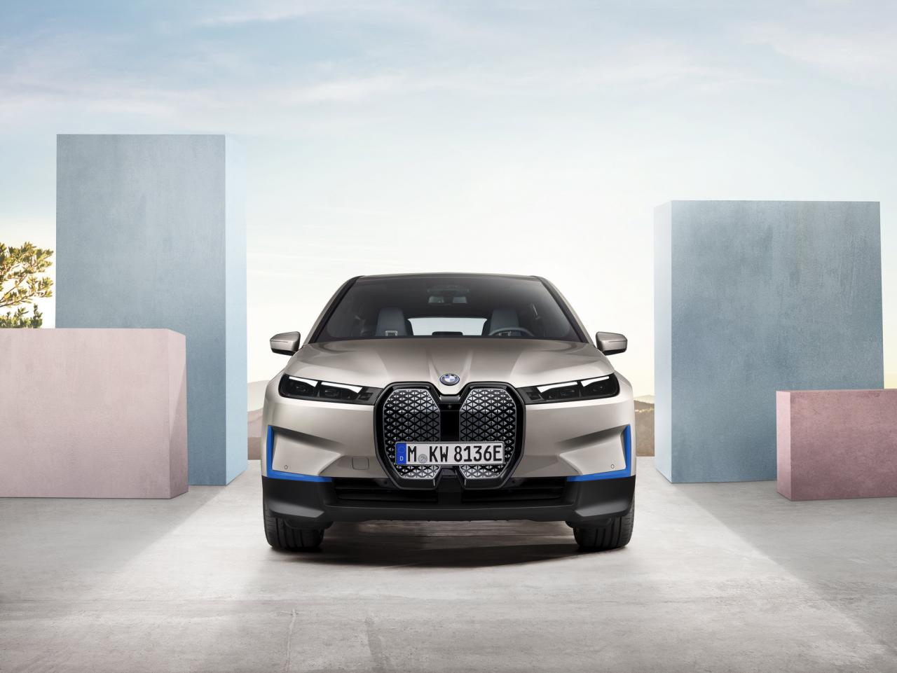 BMW-iNext-SUV-62.jpg