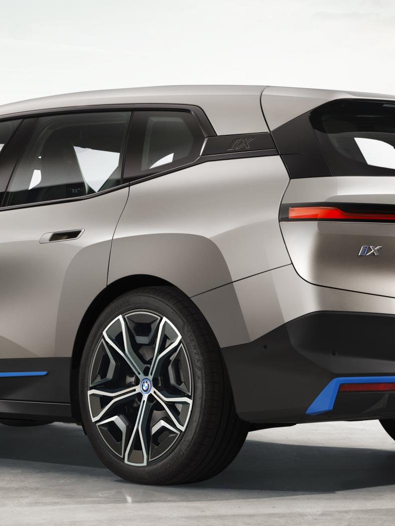 BMW-iNext-SUV-66.jpg