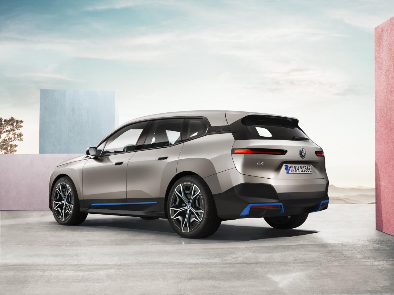 BMW-iNext-SUV-67.jpg