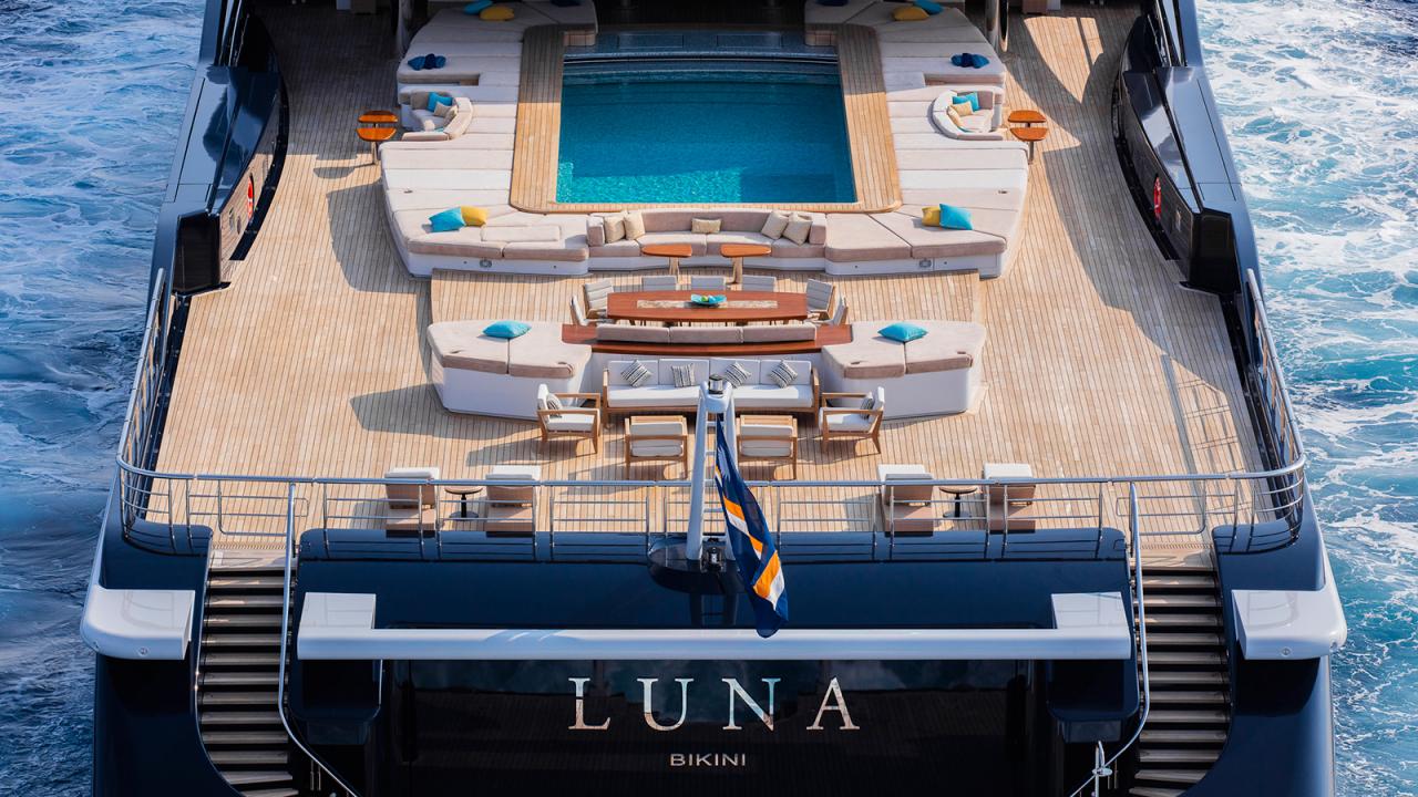 Superyacht-Luna-lloyd-werft-aft-deck-credit-Guillaume-Plisson.jpg