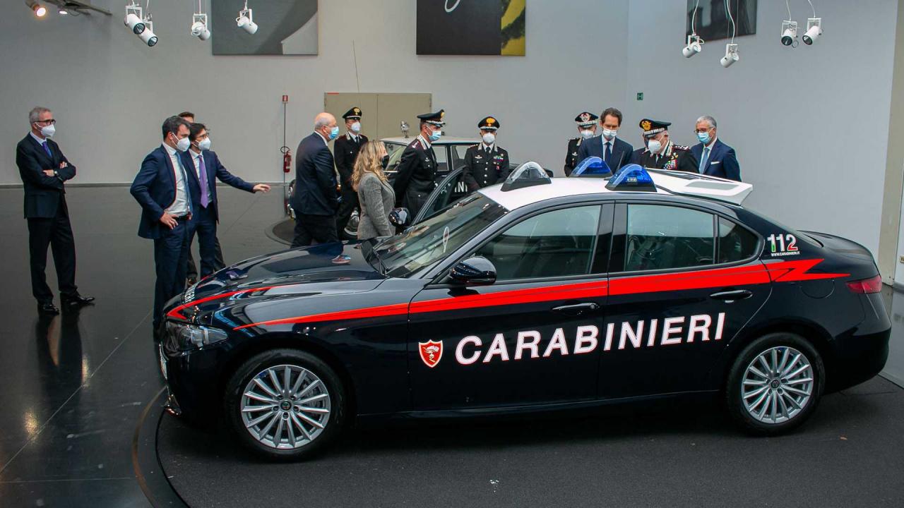 alfa-romeo-giulia-per-l-arma-dei-carabinieri.thumb.jpg.39920aa258a10f191e535434a13223e8.jpg