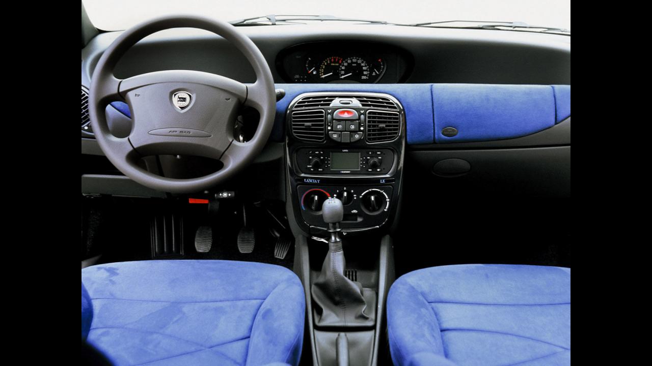 lancia-ypsilon-tre-generazioni-e-un-futuro-incerto.thumb.jpg.aee6eab3e0a9f72fbeb6d663facc58cc.jpg