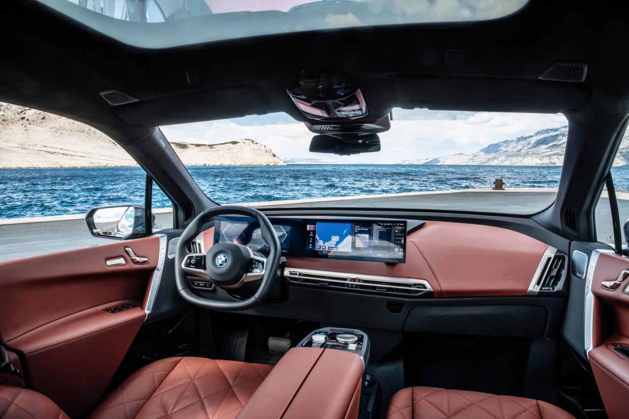 2022-BMW-ix-xDrive50-63 (1).jpg