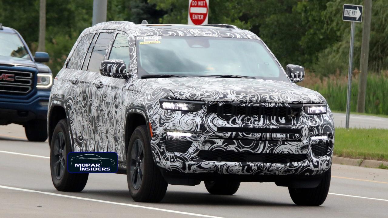 1901932860_2022-Jeep-Grand-Cherokee-Limited-4xe.-MoparInsiders-5-scaled.thumb.jpg.18d5605ab3eff7858bcff6870f436576.jpg