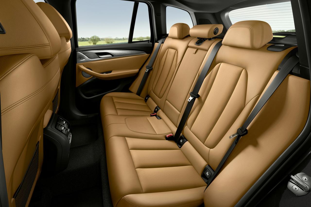 2022-BMW-X3-X4-22.jpg