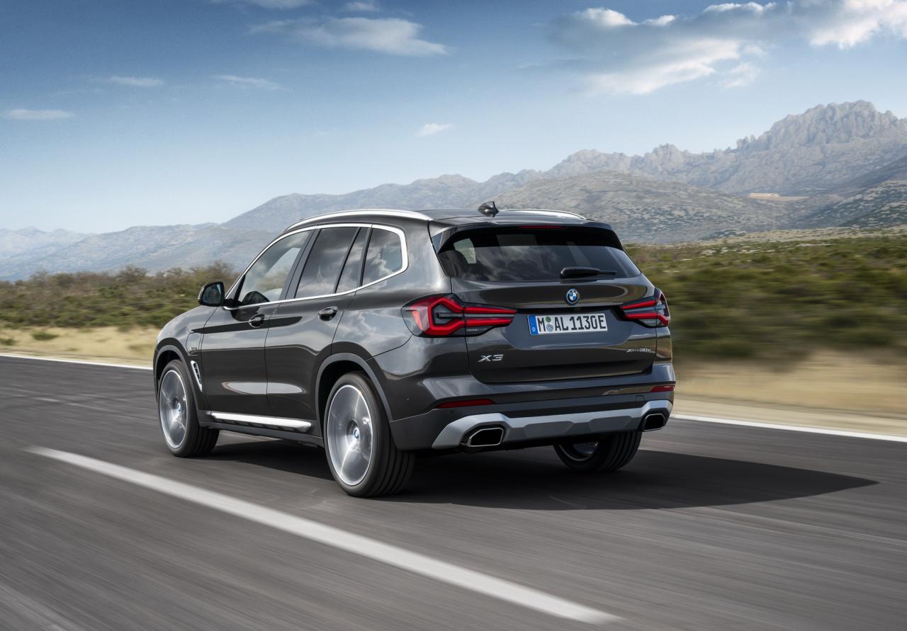 2022-BMW-X3-X4-28.jpg