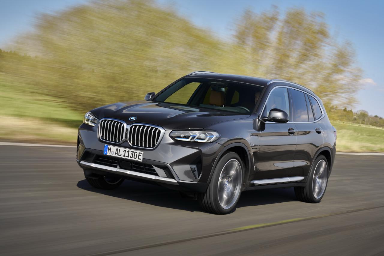 2022-BMW-X3-X4-3.jpg