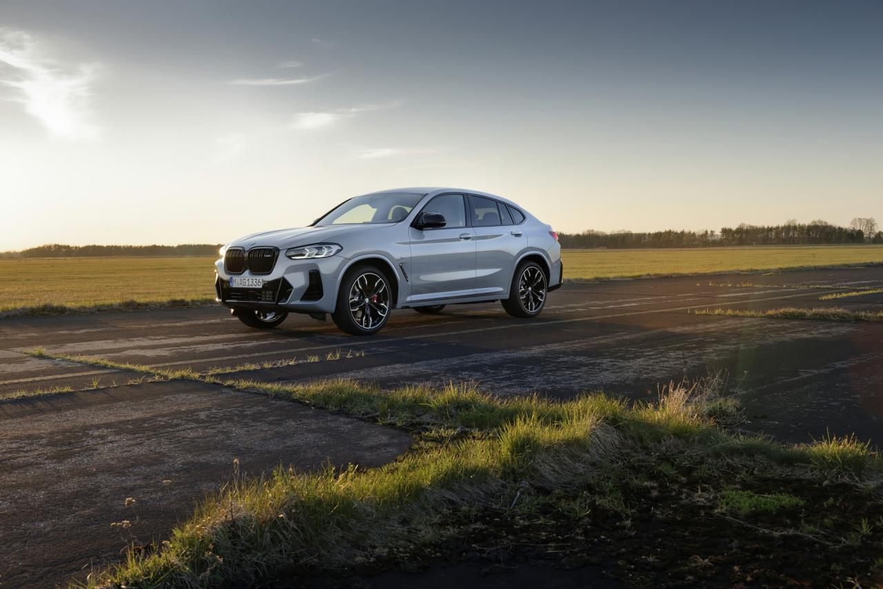 2022-BMW-X3-X4-49.jpg