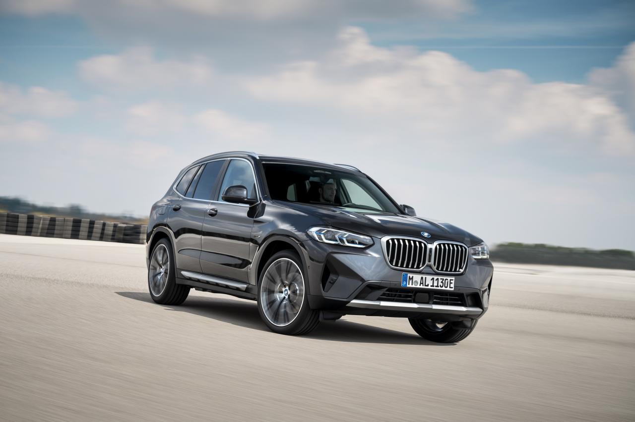 2022-BMW-X3-X4-6.jpg
