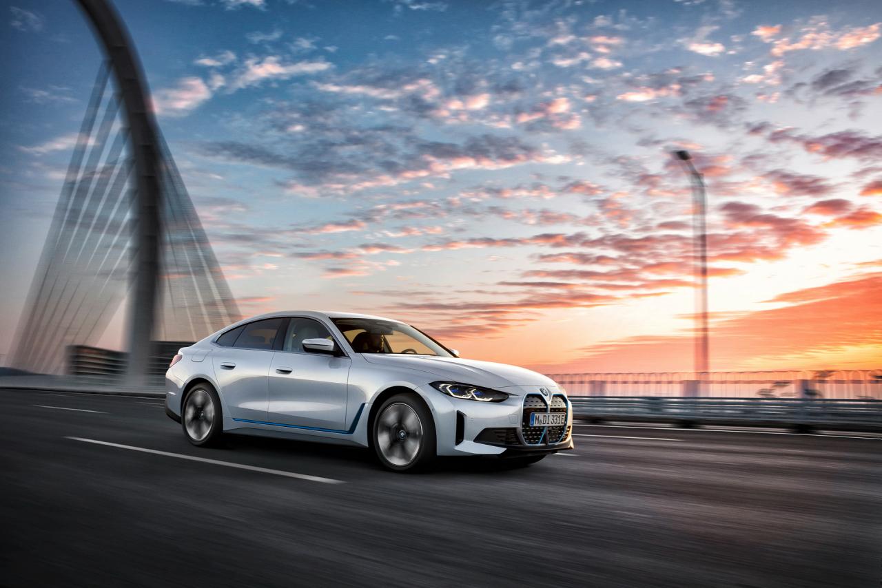 2022-BMW-i4-1.jpg