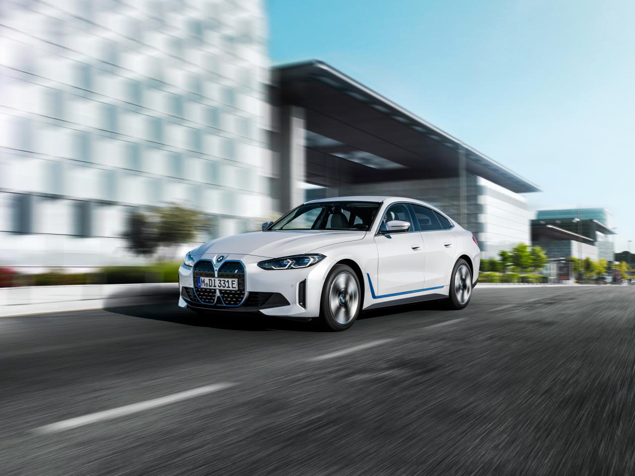 2022-BMW-i4-17.jpg