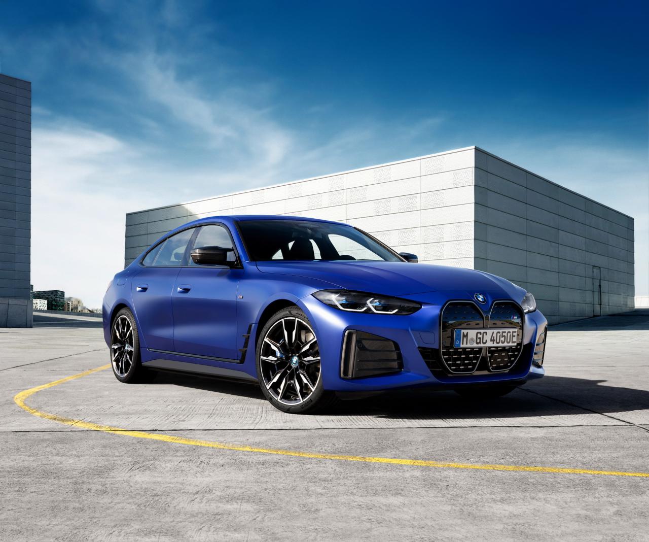 2022-BMW-i4-M50-1.jpg