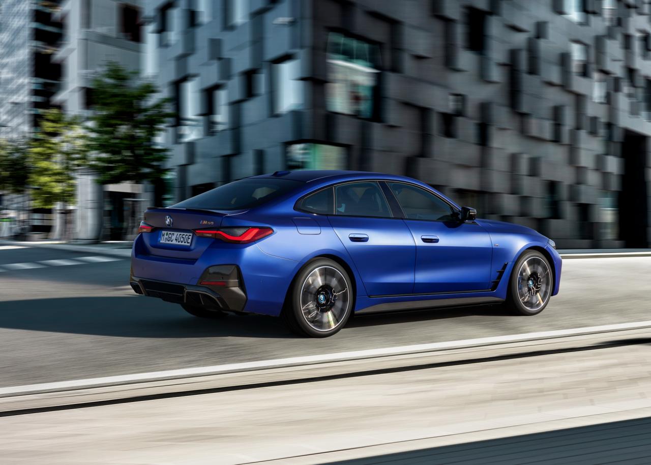 2022-BMW-i4-M50-3.jpg