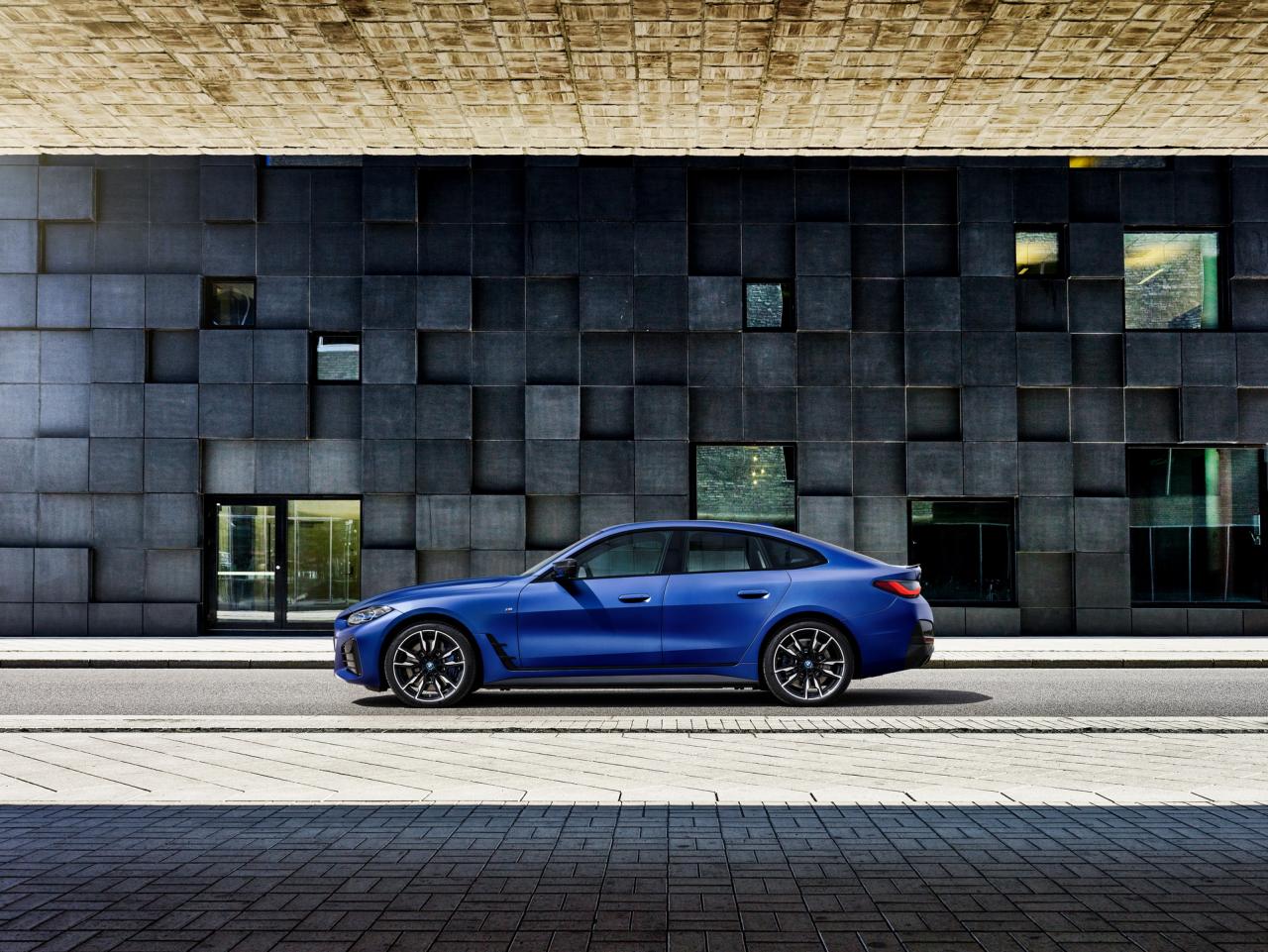 2022-BMW-i4-M50-5.jpg
