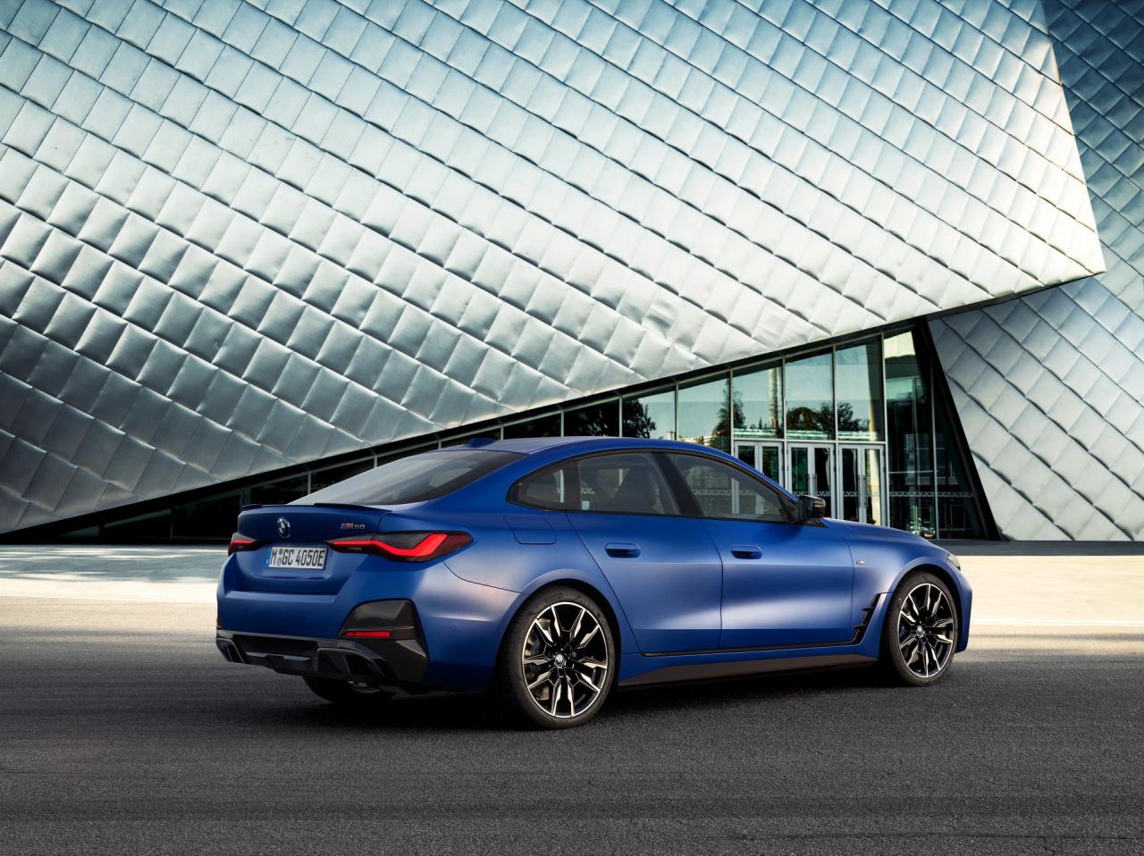 2022-BMW-i4-M50-9.jpg