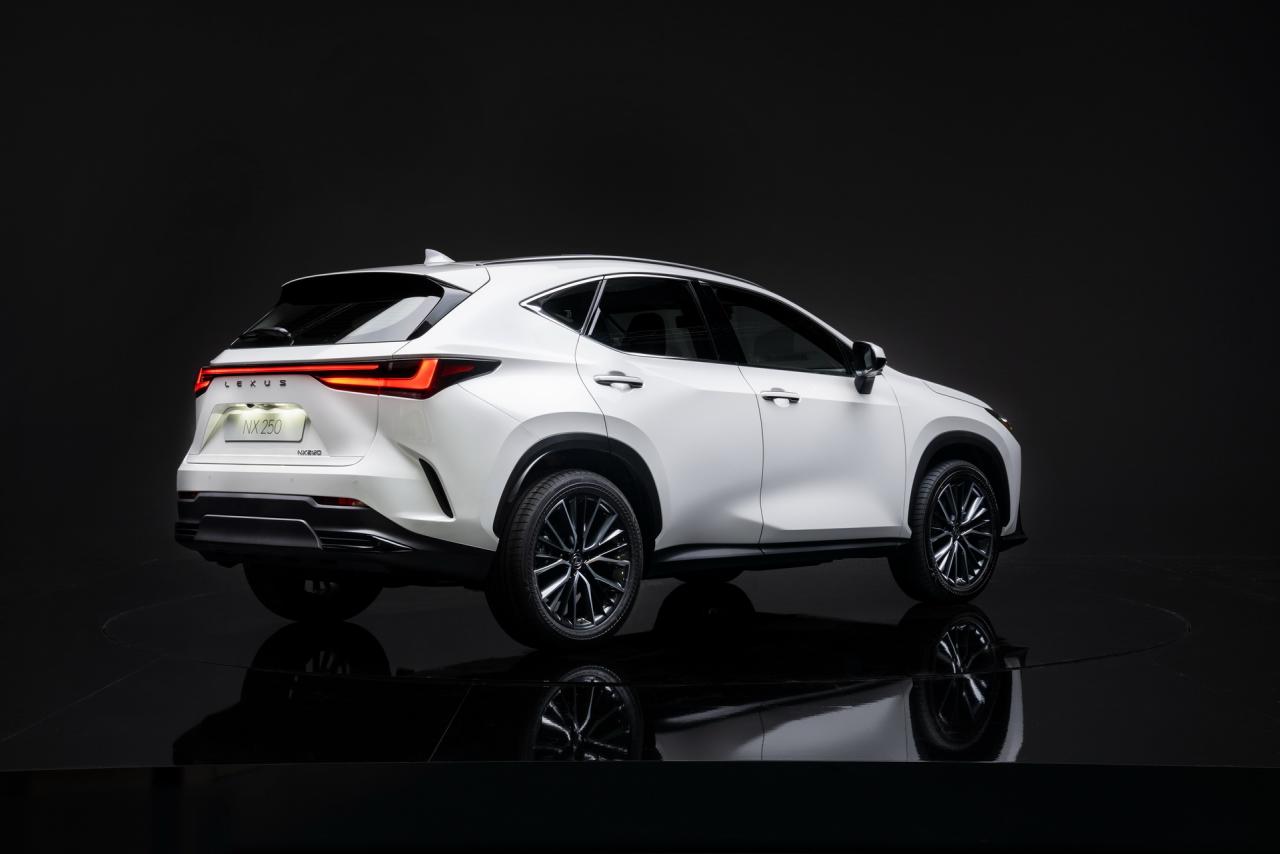 2022-Lexus-NX-36-EU-Spec.jpg