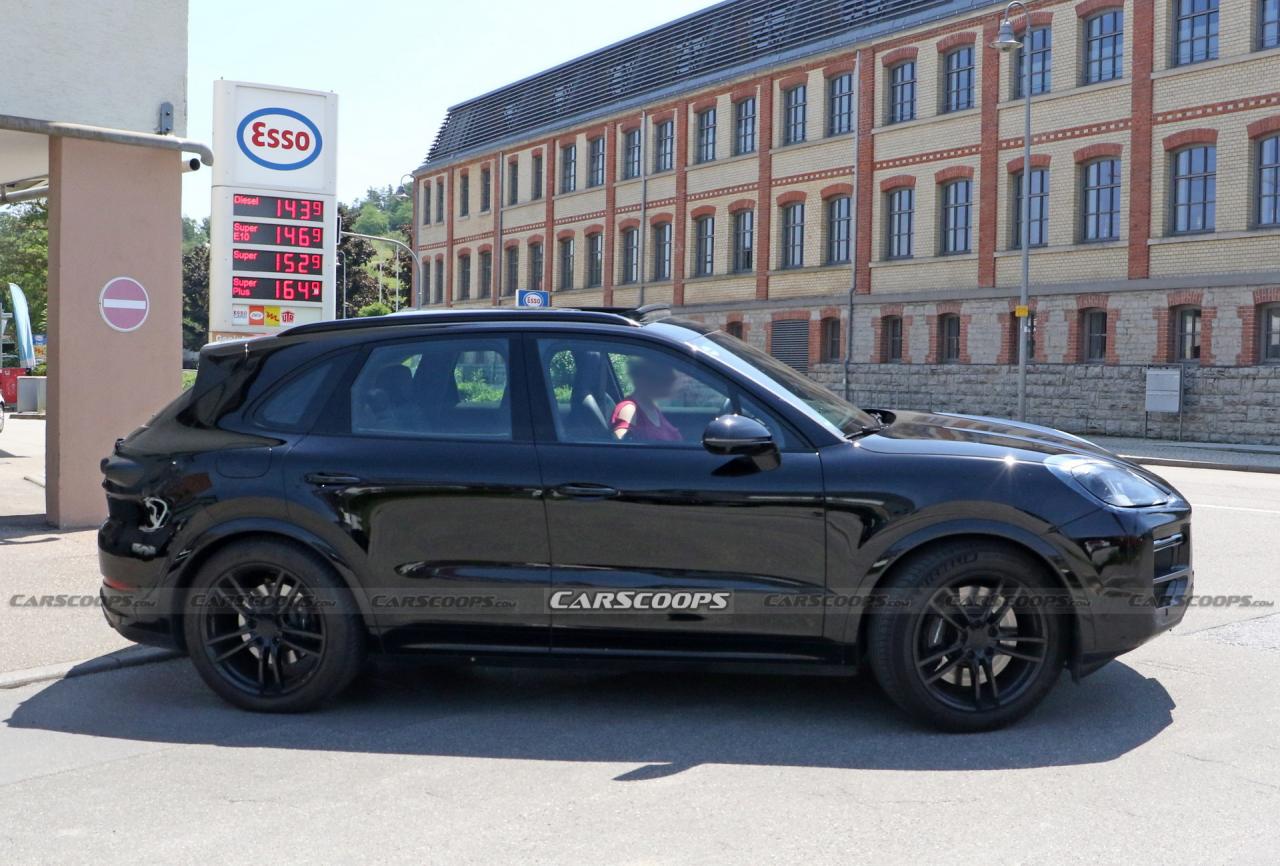 2022-Porsche-Cayenne-Facelift-carpix-4.jpg