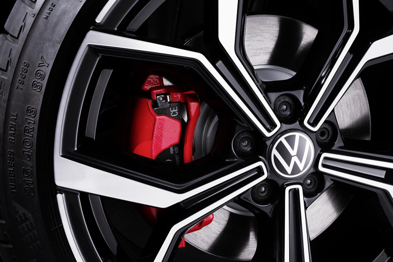 2022-VW-Polo-GTi-11.jpg