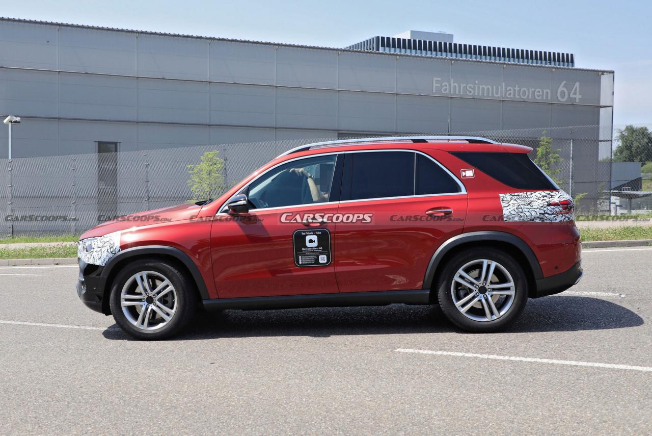2023-Mercedes-GLE-20.jpg