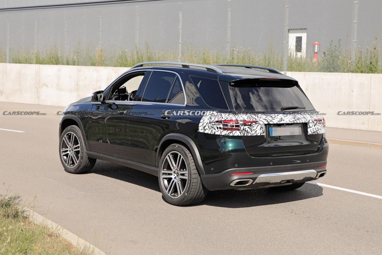2023-Mercedes-GLE-9.jpg