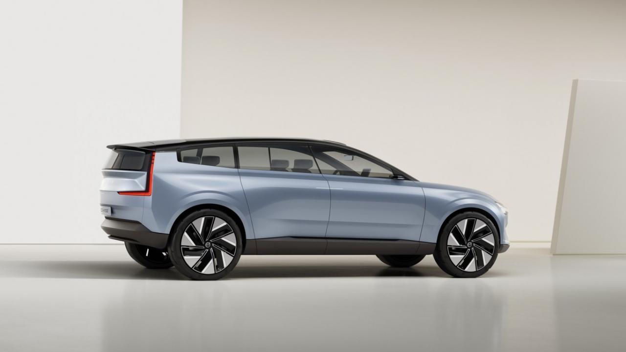 283691_Volvo_Concept_Recharge.jpg