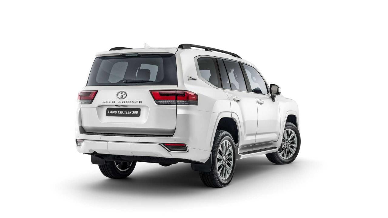 eksterer-toyota-land-cruiser-300 (4).jpg
