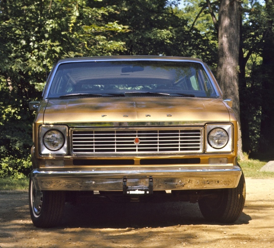 Ford_Carrousel_1974_prototype_front.jpg.c2516ac175d237baf6ca323f5c6dd721.jpg