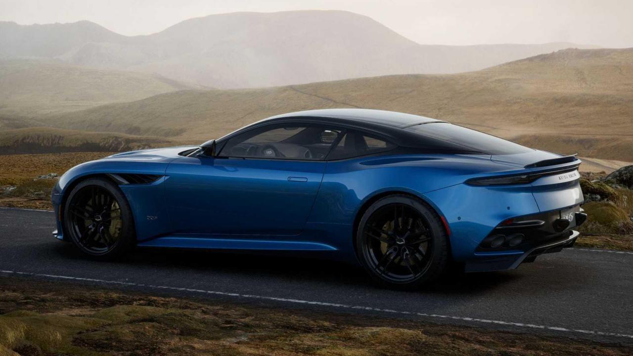 2022-aston-martin-dbs-coupe (1).jpg