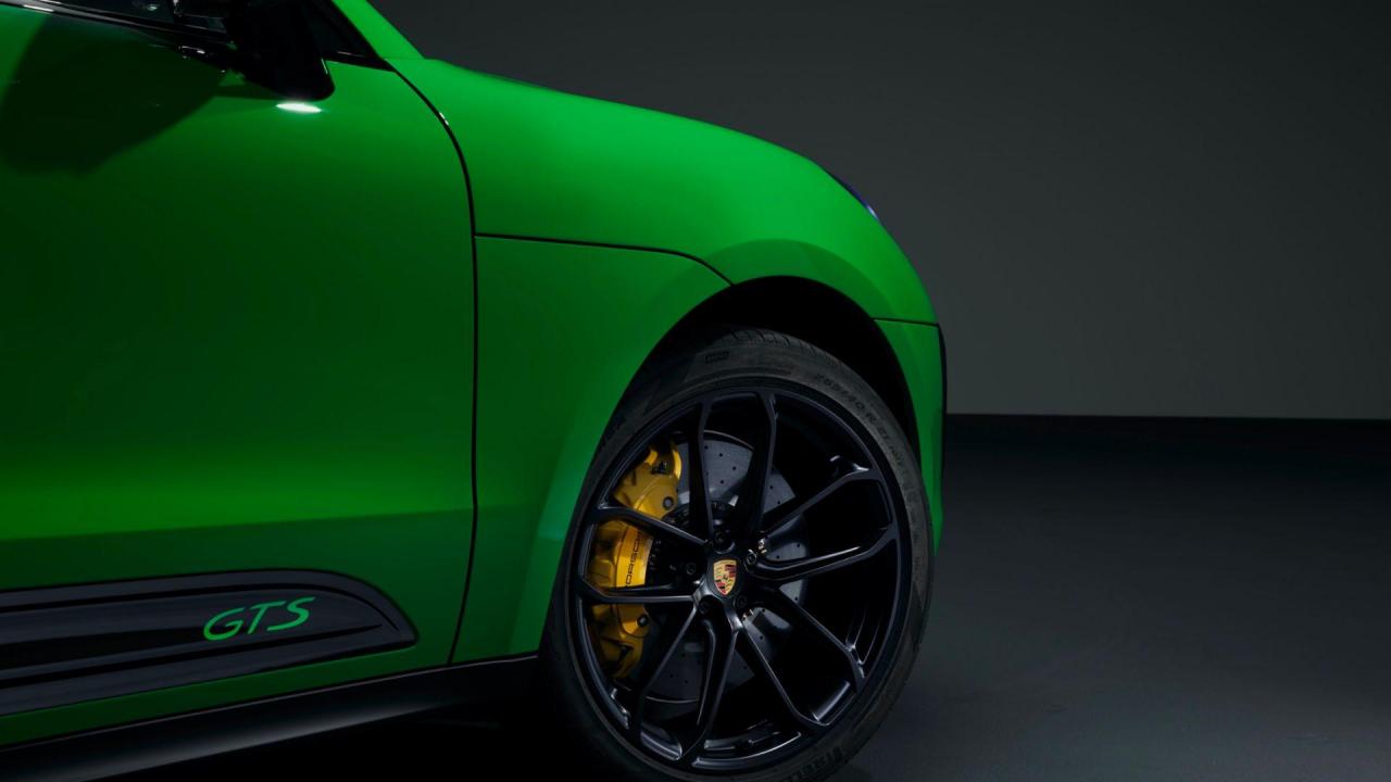 2021_Macan_GTS_Green_Press_neutral_0006.thumb.jpeg.a5b26a04bfc21051aa3396426baf62b8.jpeg