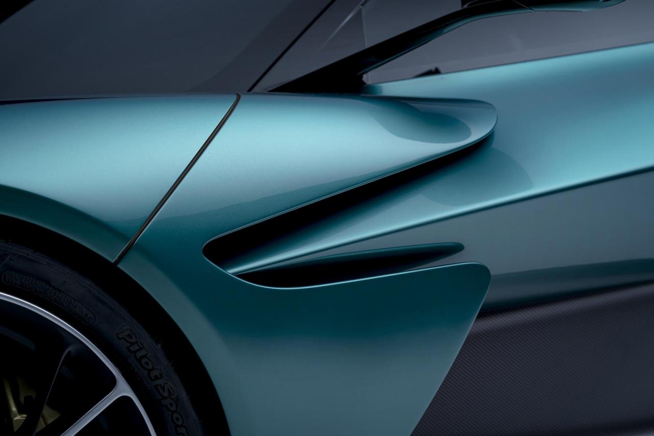 2022-Aston-Martin-Valhalla-9.jpg