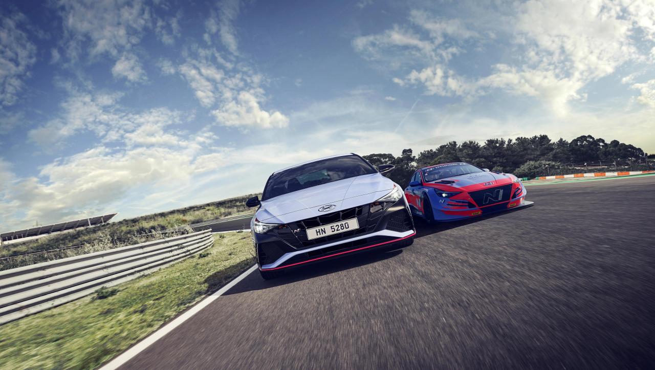 2022-Hyundai-Elantra-N-i30-010.jpg