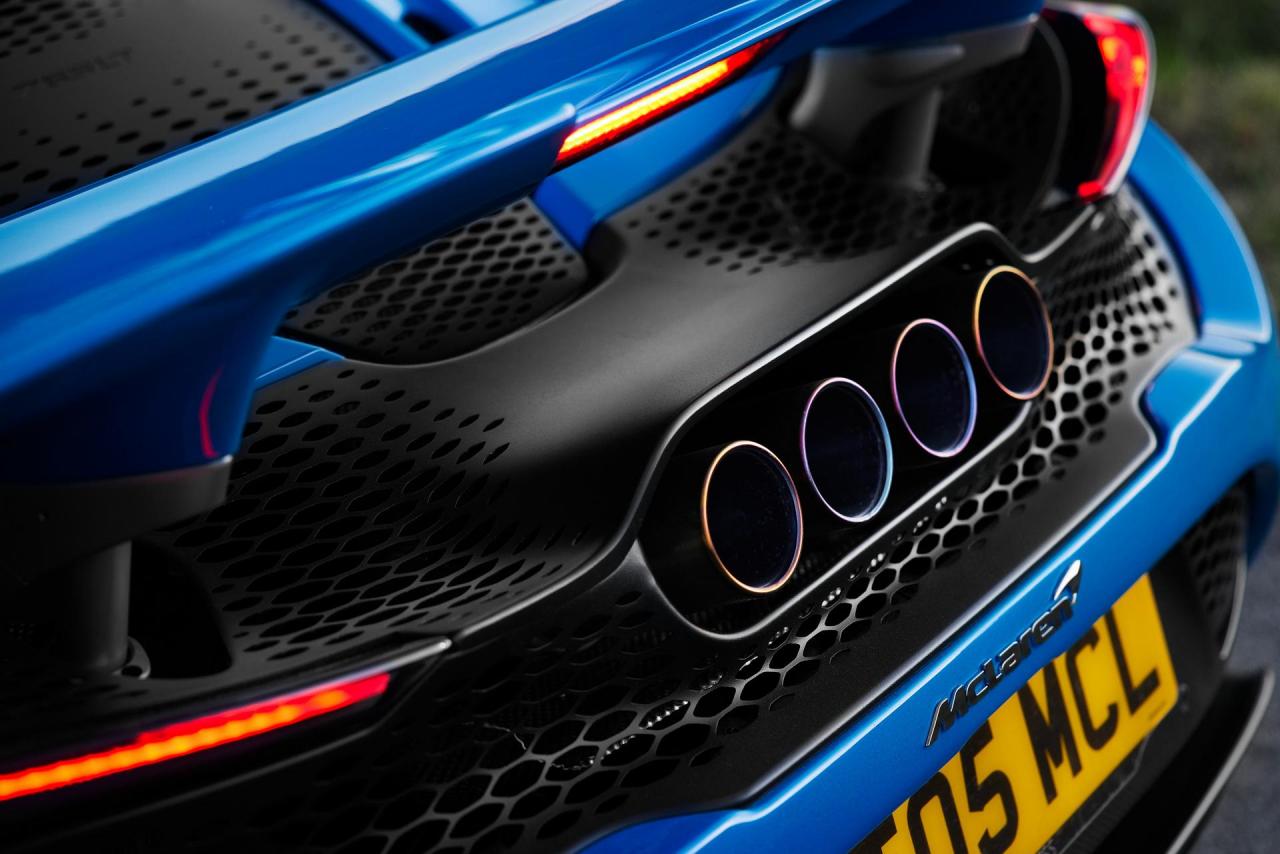 2022-McLaren-765LT-Spider-23.jpg