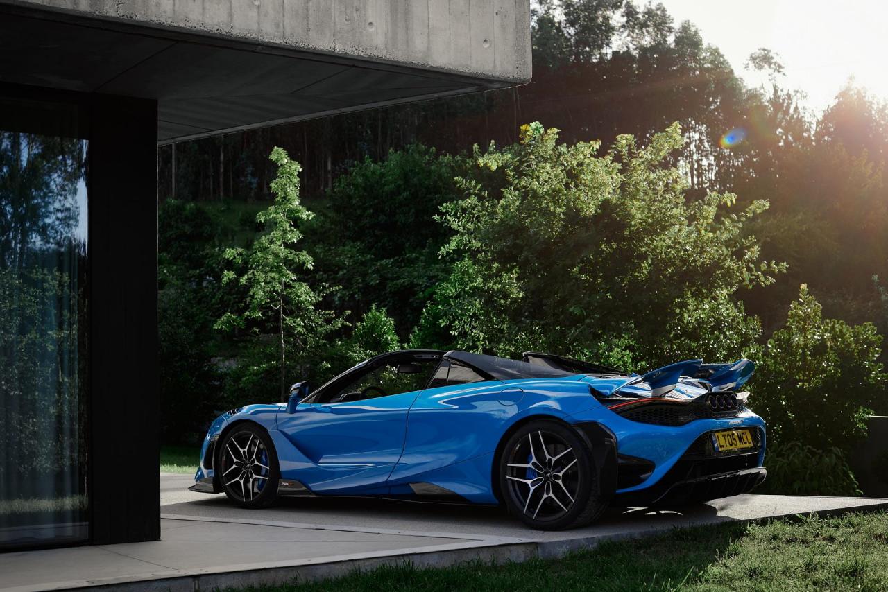 2022-McLaren-765LT-Spider-24.jpg