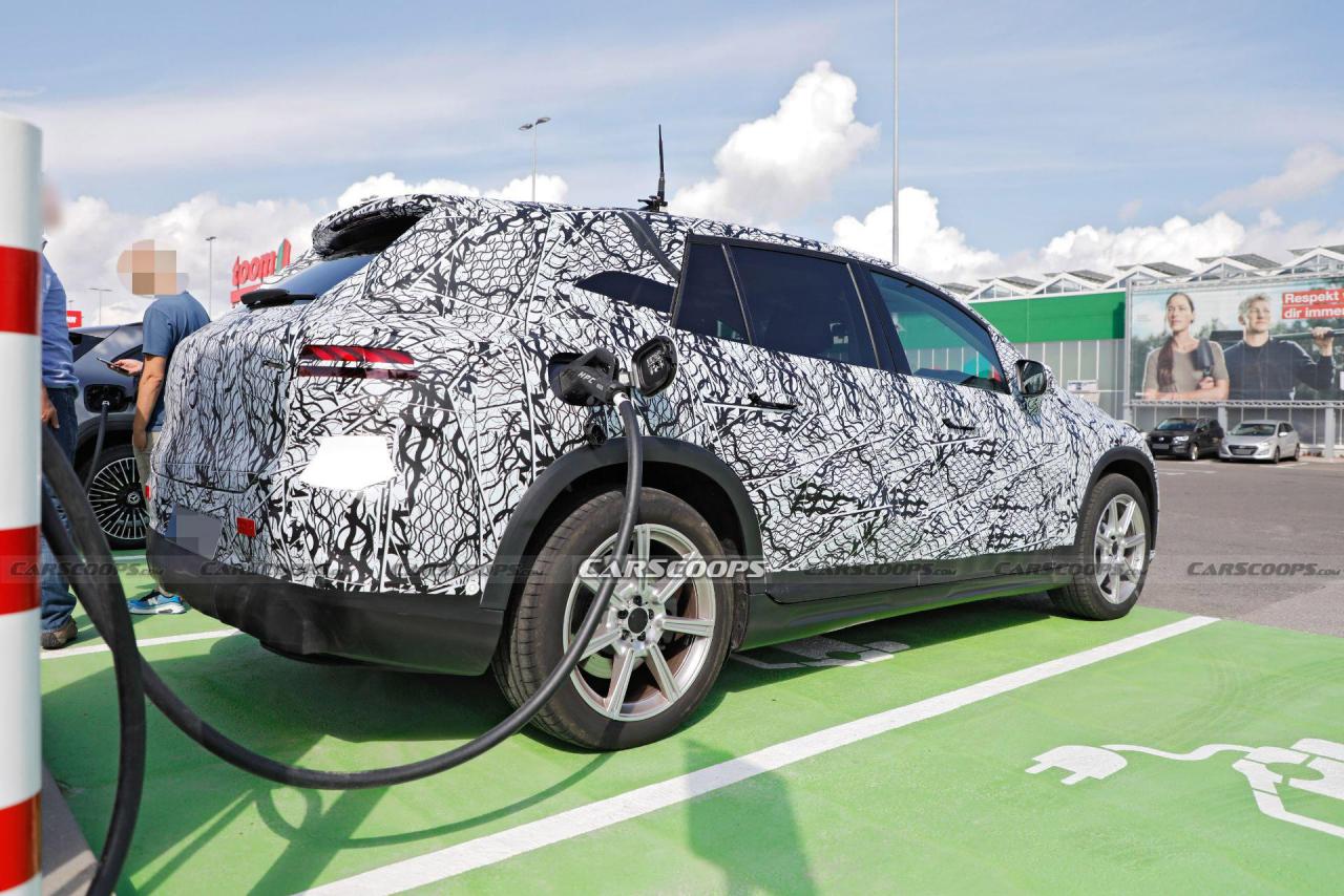2022-Mercedes-Benz-EQS-SUV-Scoop-20.jpg