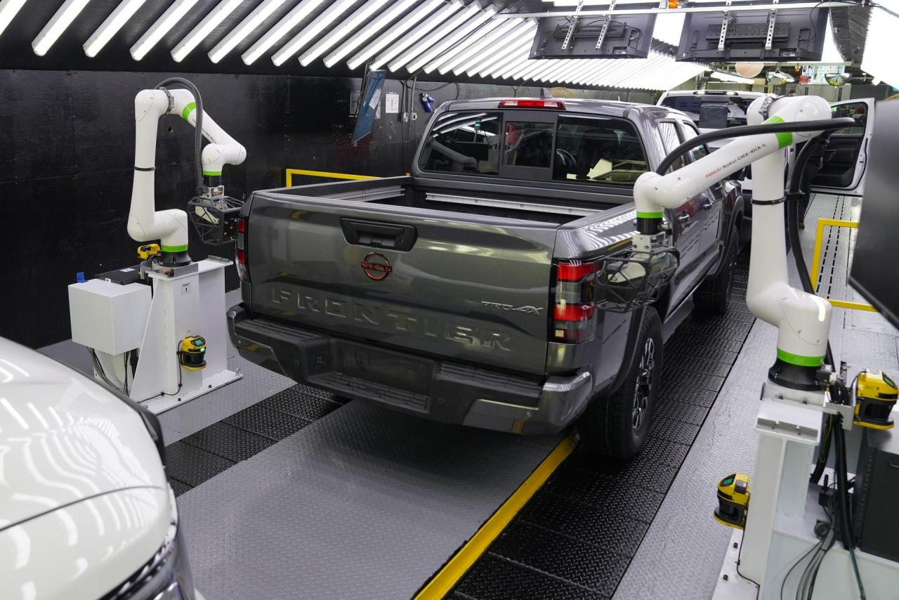 2022-Nissan-Frontier-5.jpg