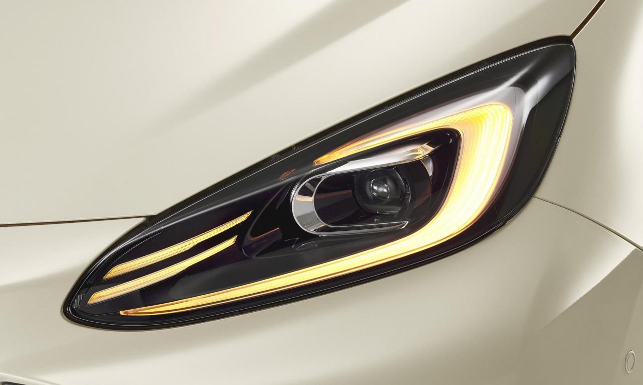 2022-Toyota-Aqua-40.thumb.jpg.f021161fcdf78ece1894aca7f3621b59.jpg
