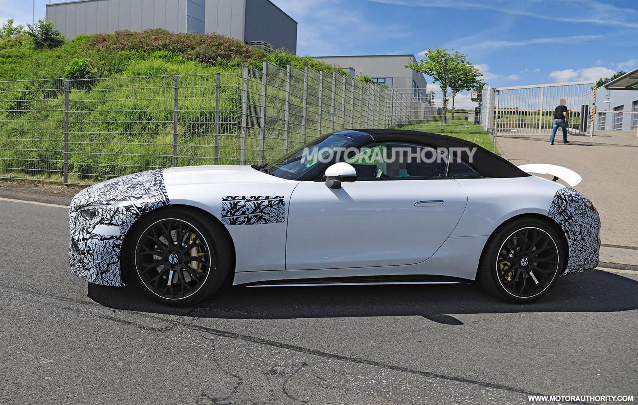 2022-mercedes-benz-amg-sl-roadster-spy-shots--photo-credit-s-baldauf-sb-medien_100797619_h.jpg