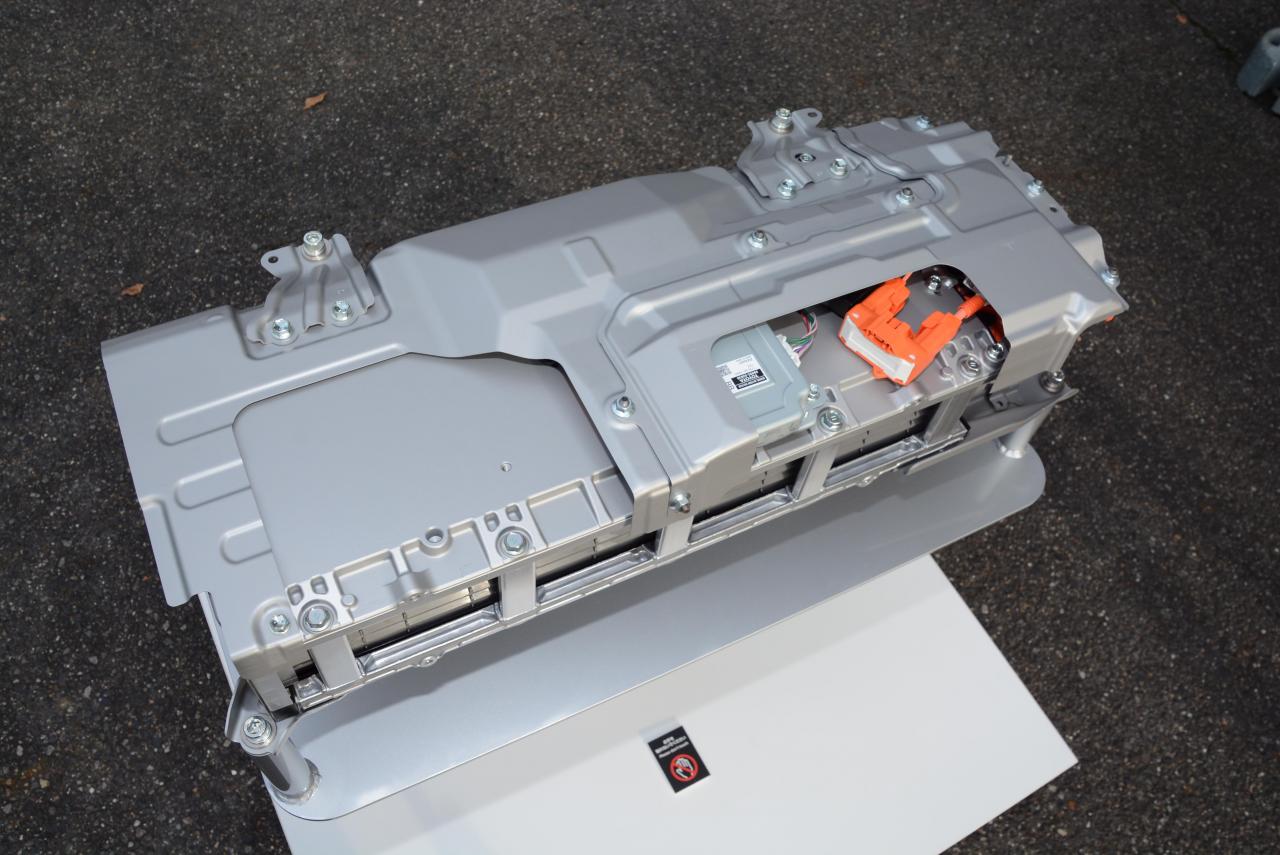 Toyota  bipolar nickel-hydrogen battery  (3).jpg