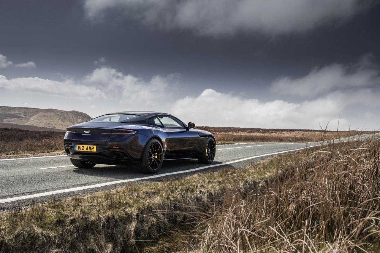 Aston-Martin-DB11-AMR-26.jpg