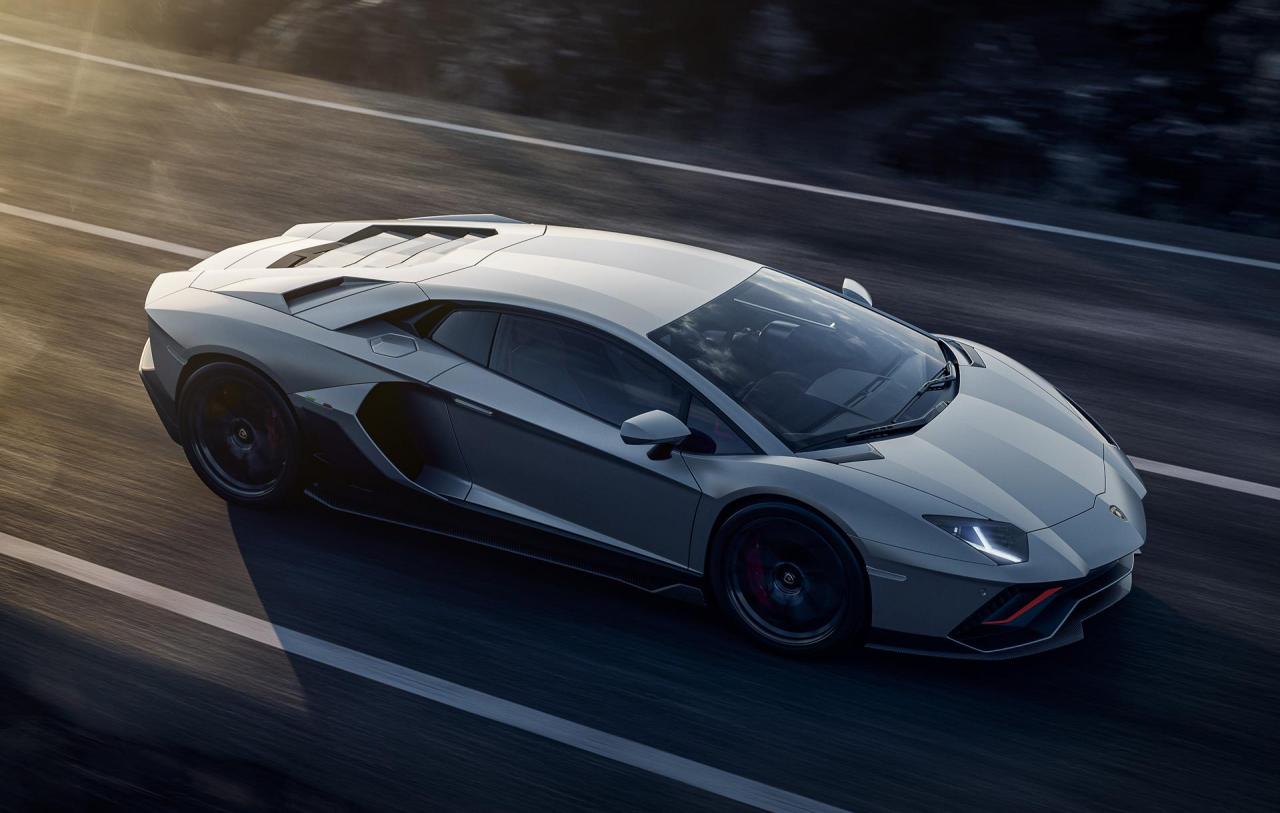 Lamborghini_Aventador_Ultimae_2.jpg