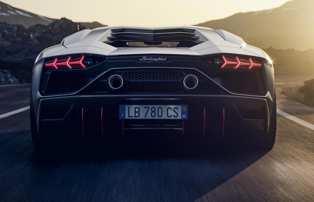 Lamborghini_Aventador_Ultimae_5.jpg