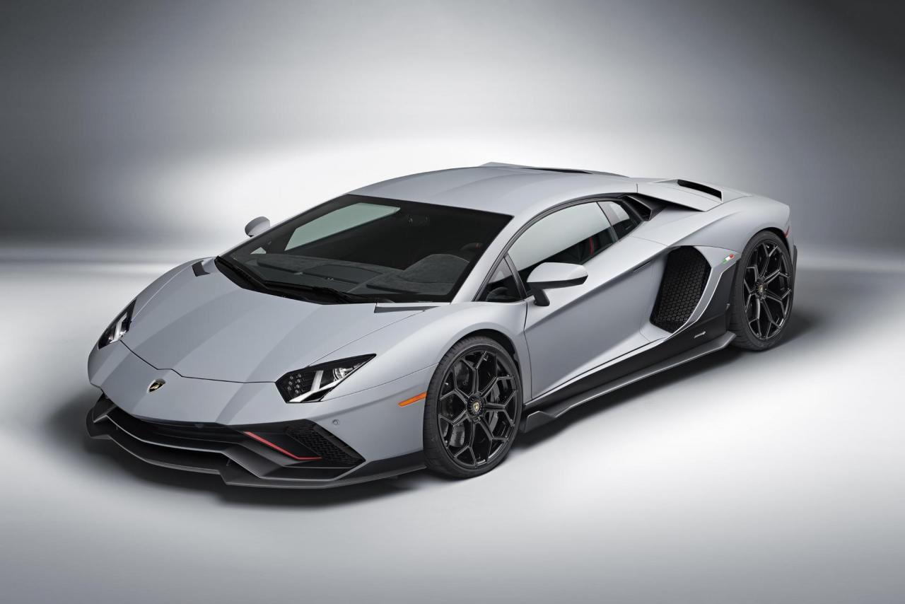 Lamborghini_Aventador_Ultimae_8.jpg