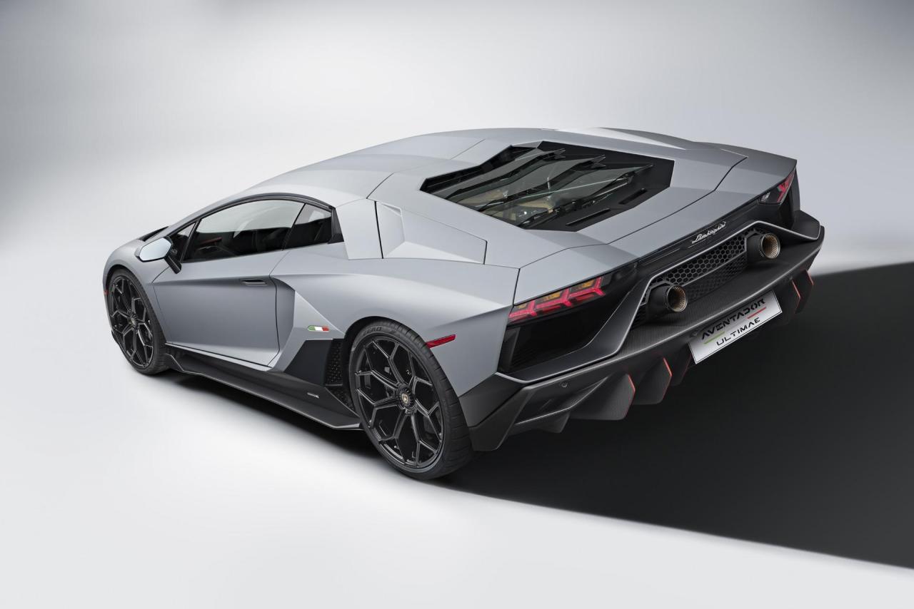 Lamborghini_Aventador_Ultimae_9.jpg