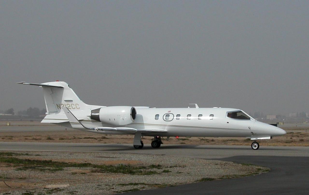 Learjet_31A_N312CC_KBFL_070207.thumb.jpg.270bc370a9cbc6f84abf917083e545e6.jpg